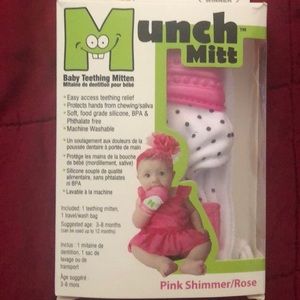 munchkin teething mitten